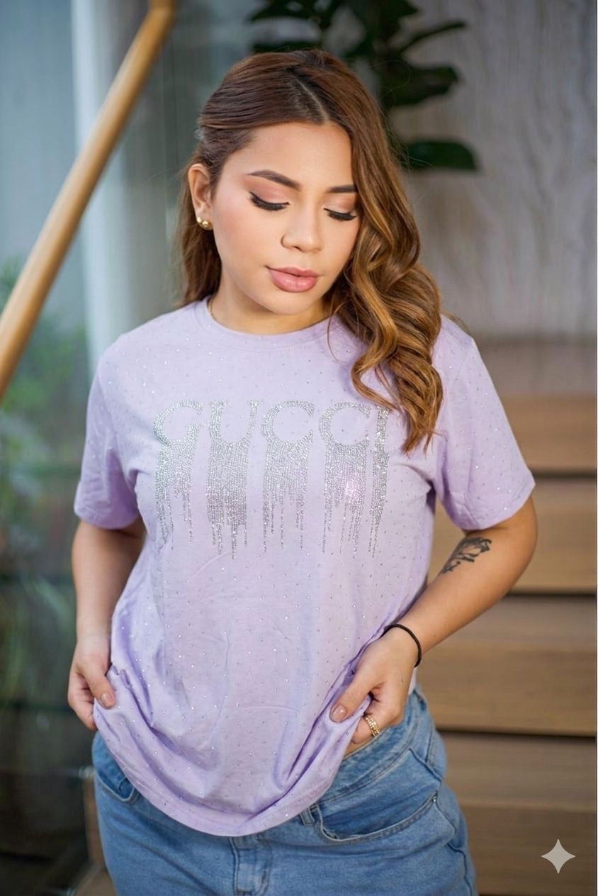 Camiseta oversize unicolor con brillos.