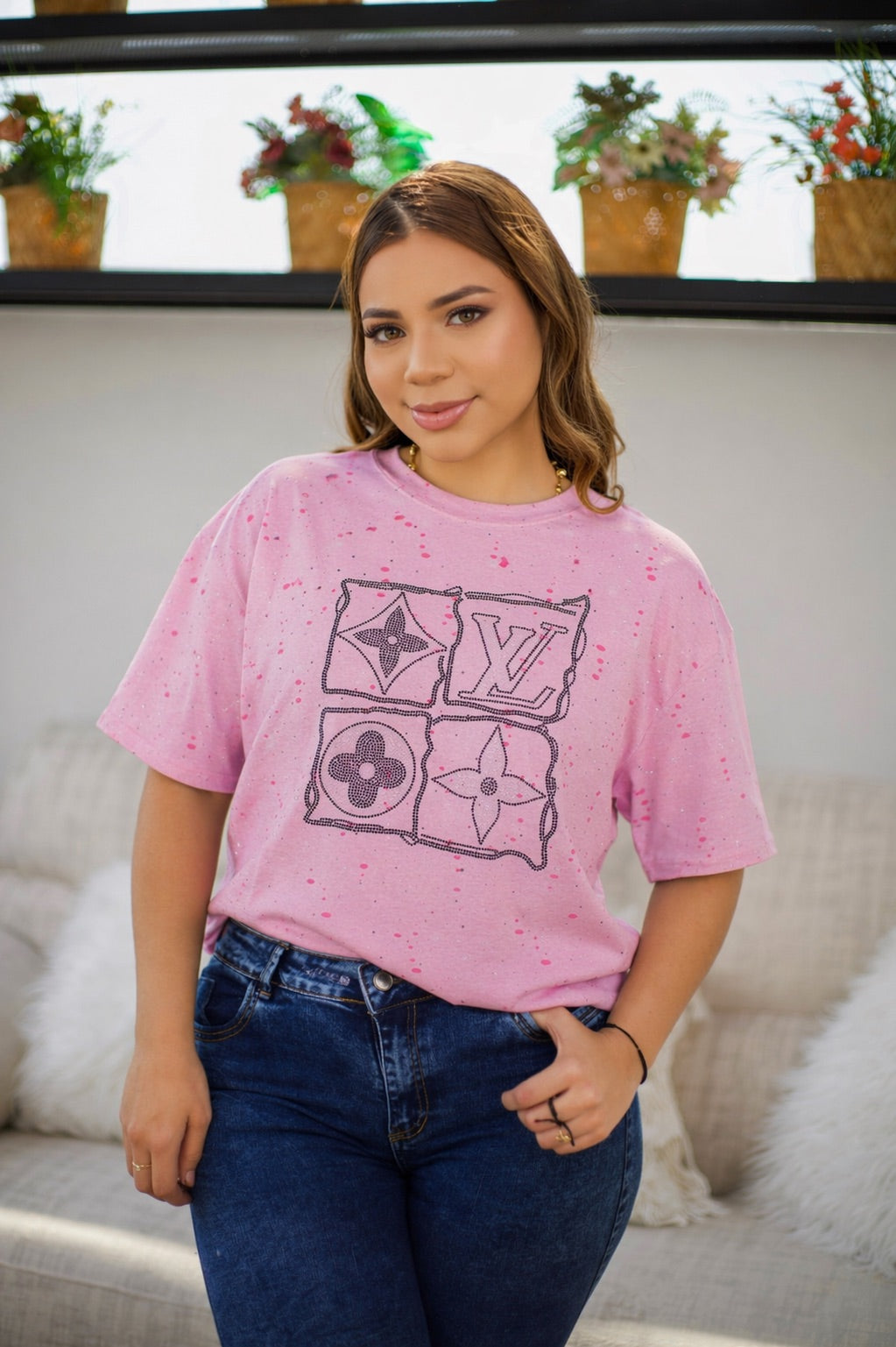 Camiseta oversize unicolor con brillos.