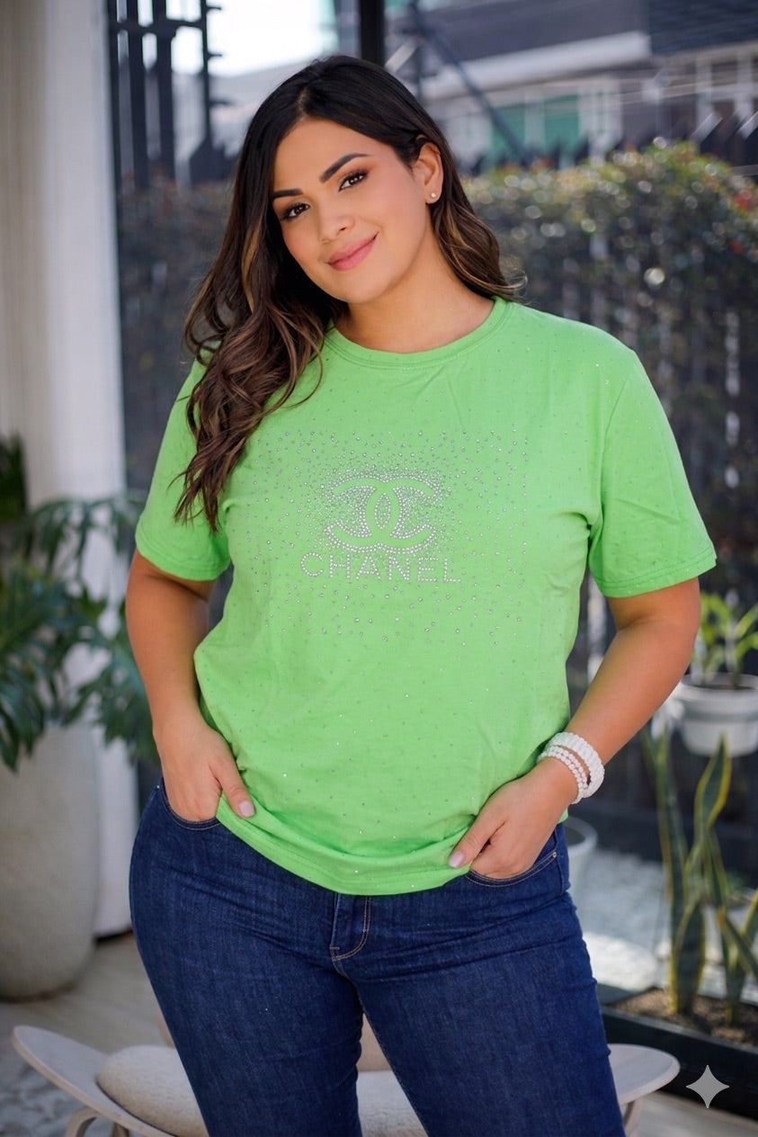 Camiseta oversize unicolor con brillos.