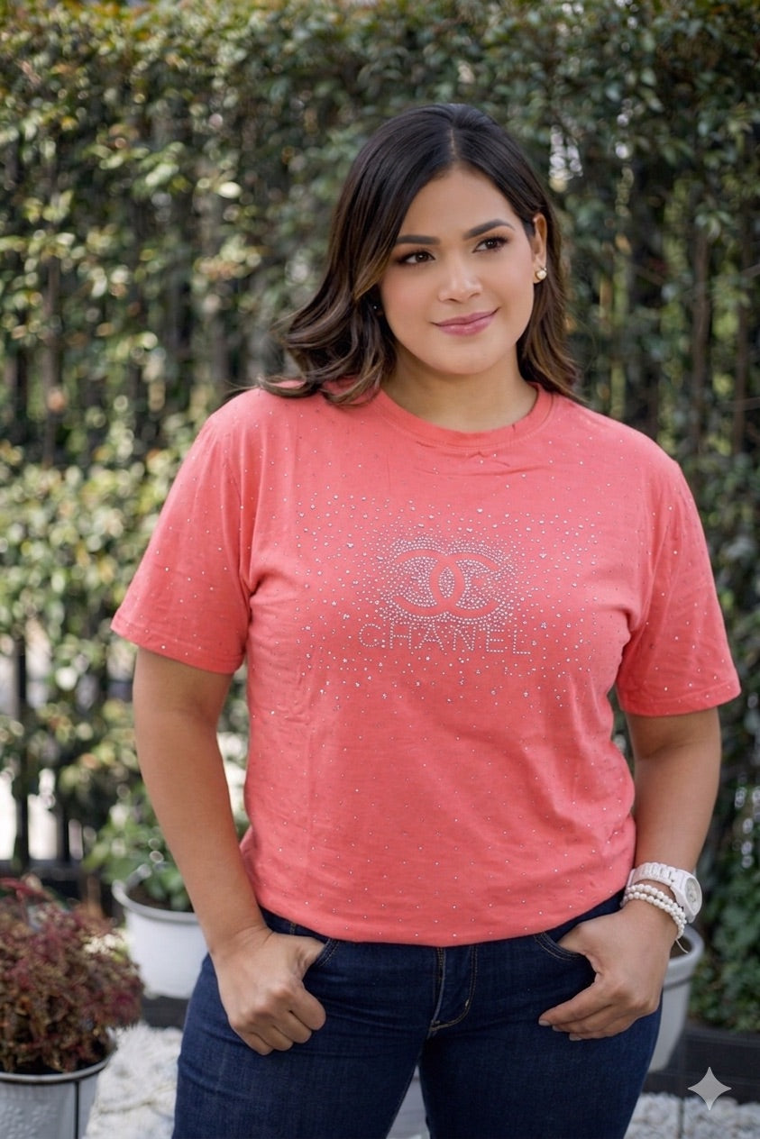 Camiseta oversize unicolor con brillos.