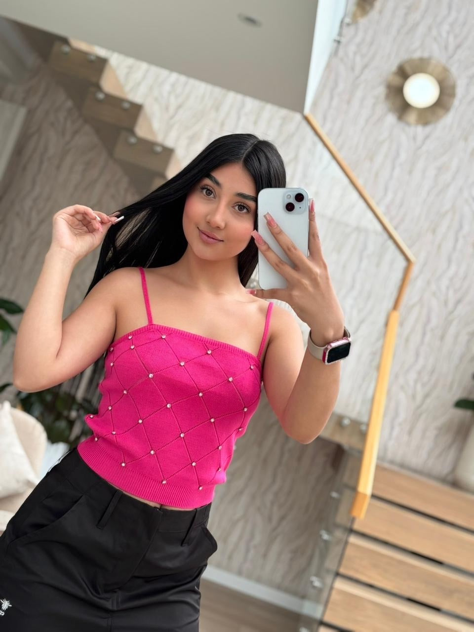 Blusa corta en hilo, con botones y perlas, talla única