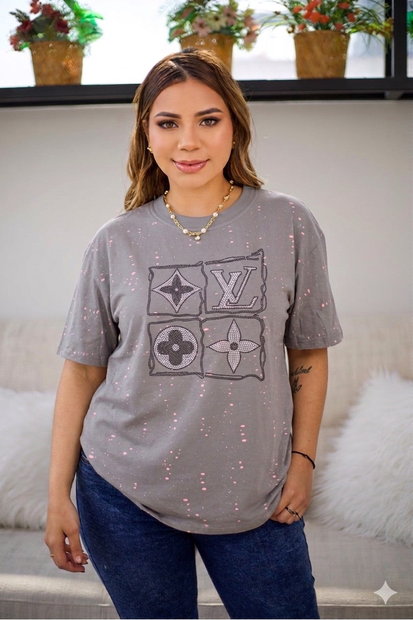 Camiseta oversize unicolor con brillos.
